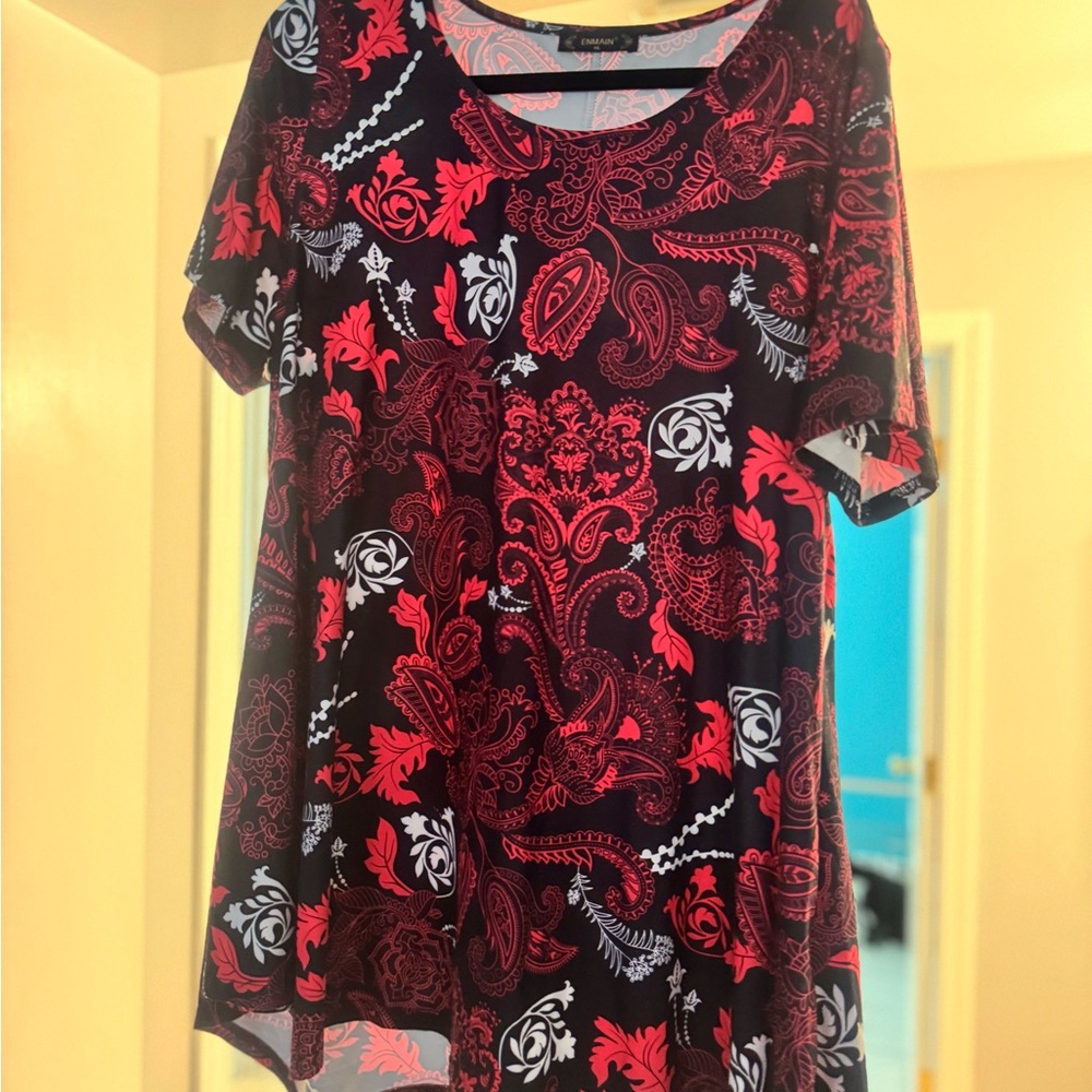 Floral Paisley Women's Top - Red and Black